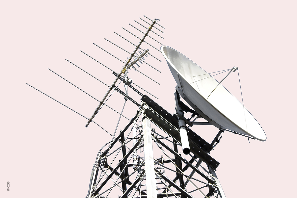 sat dish pink color, Weatherford, Oklahoma