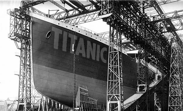 titanic under construction image